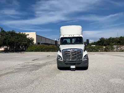Used 2019 Freightliner Cascadia Detroit DD15AT Semi Truck for sale #215988 - photo 2