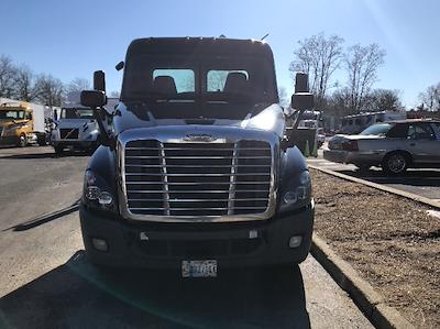 Used 2019 Freightliner Cascadia Detroit DD13 Semi Truck for sale #216119 - photo 2