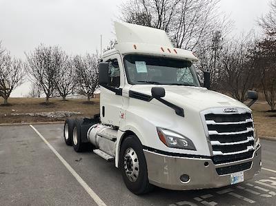 Used 2019 Freightliner Cascadia Detroit DD15AT Semi Truck for sale #216175 - photo 1