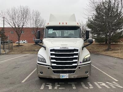 Used 2019 Freightliner Cascadia Detroit DD15AT Semi Truck for sale #216175 - photo 2