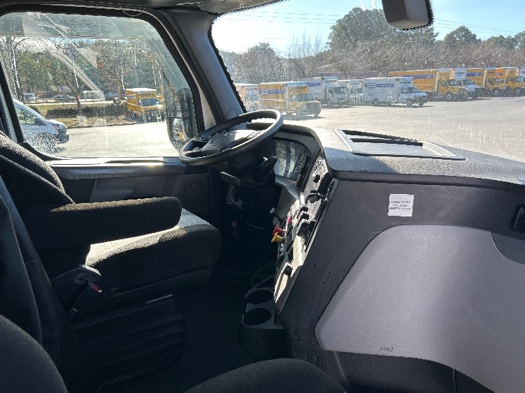 Used 2019 Freightliner Cascadia - photo 17
