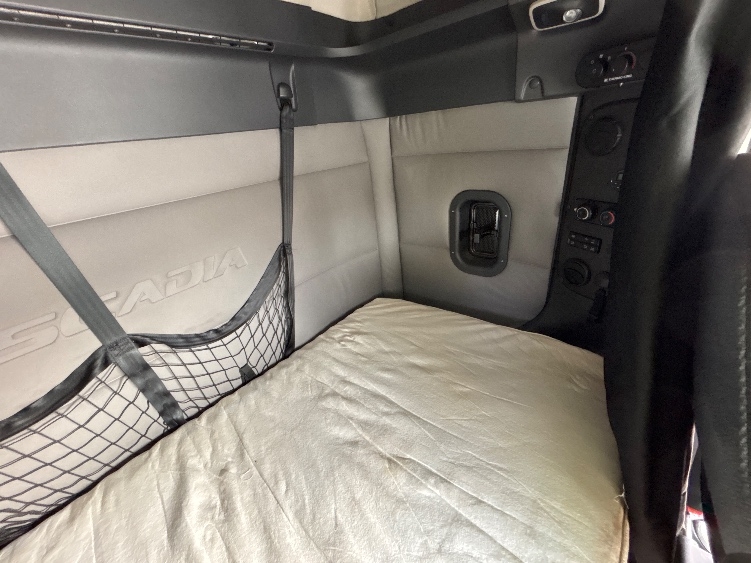 Used 2019 Freightliner Cascadia - photo 20