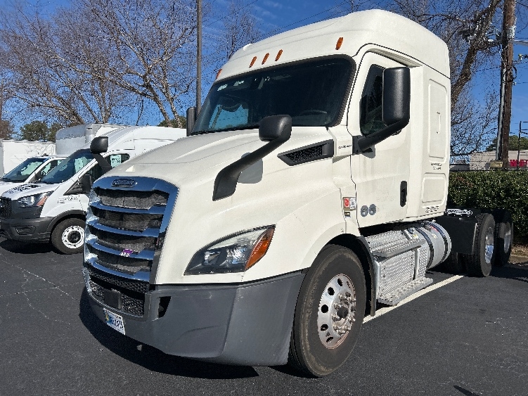 Used 2019 Freightliner Cascadia - photo 5