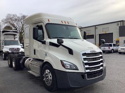 Used 2019 Freightliner Cascadia Detroit DD13 Semi Truck with Sleeper Cab for sale #216271 - photo 1