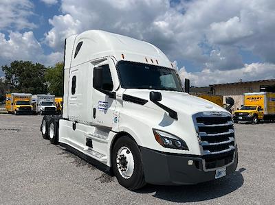 Used 2023 Freightliner Cascadia Detroit DD15AT Semi Truck with Sleeper Cab for sale #216565 - photo 1