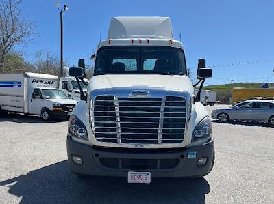 Used 2019 Freightliner Cascadia - photo 1