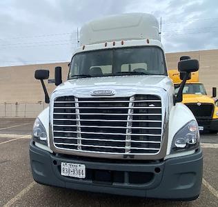 Used 2019 Freightliner Cascadia Detroit DD15AT Semi Truck for sale #216767 - photo 2