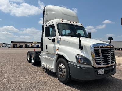 Used 2019 Freightliner Cascadia Detroit DD15AT Semi Truck for sale #216768 - photo 1