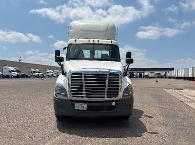 Used 2019 Freightliner Cascadia Detroit DD15AT Semi Truck for sale #216768 - photo 2