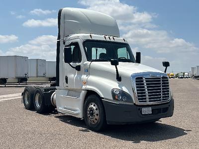 Used 2019 Freightliner Cascadia Detroit DD15AT Semi Truck for sale #216770 - photo 1