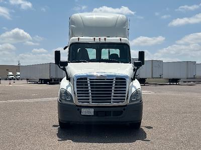 Used 2019 Freightliner Cascadia Detroit DD15AT Semi Truck for sale #216770 - photo 2