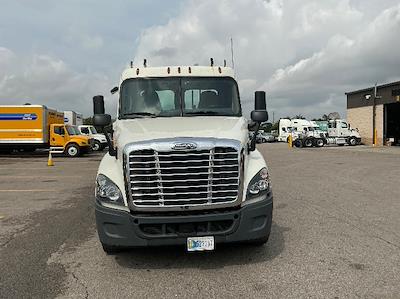 Used 2019 Freightliner Cascadia - photo 1