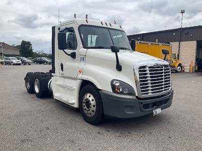Used 2019 Freightliner Cascadia Detroit DD15AT Semi Truck for sale #216985 - photo 1