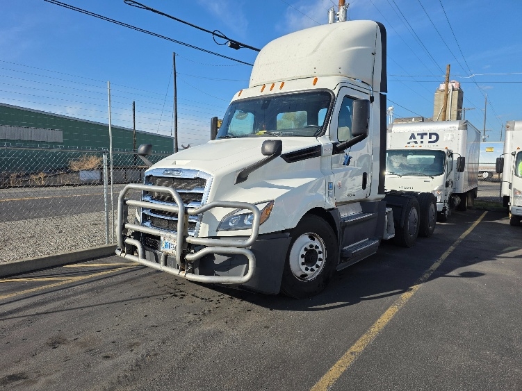 Used 2019 Freightliner Cascadia - photo 5