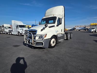 Used 2019 Freightliner Cascadia - photo 1
