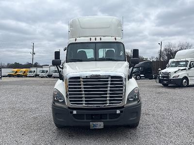 Used 2019 Freightliner Cascadia Detroit DD15AT Semi Truck for sale #217715 - photo 2