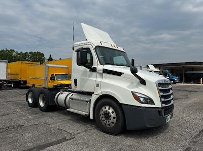 Used 2019 Freightliner Cascadia Detroit DD13 Semi Truck for sale #217807 - photo 1