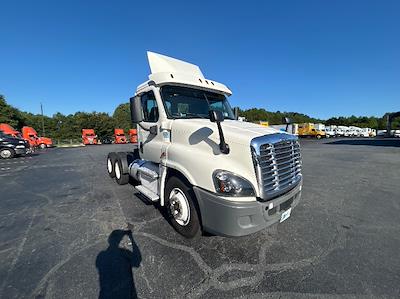 Used 2019 Freightliner Cascadia Detroit DD13 Semi Truck for sale #217823 - photo 1
