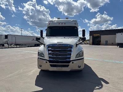 Used 2019 Freightliner Cascadia Detroit DD15AT Semi Truck with Sleeper Cab for sale #217997 - photo 2