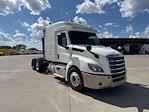 Used 2019 Freightliner Cascadia Detroit DD15AT Semi Truck with Sleeper Cab for sale #217997 - photo 1