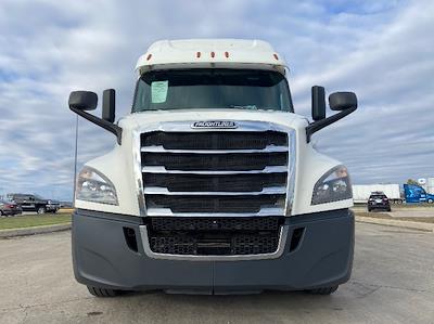 Used 2019 Freightliner Cascadia Detroit DD15AT Semi Truck with Sleeper Cab for sale #218057 - photo 2