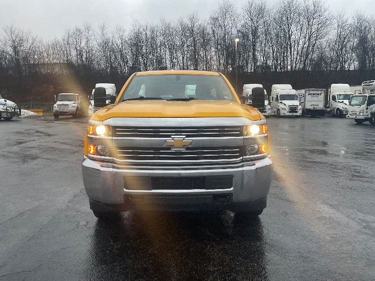 Used 2018 Chevrolet Silverado 2500 - photo 2