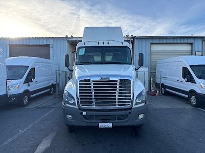 Used 2019 Freightliner Cascadia Detroit DD15AT Semi Truck for sale #218578 - photo 2