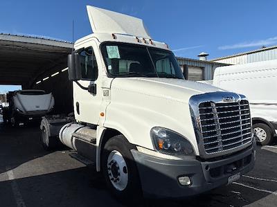Used 2019 Freightliner Cascadia Detroit DD15AT Semi Truck for sale #218579 - photo 1