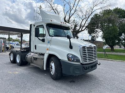 Used 2019 Freightliner Cascadia Detroit DD13 Semi Truck for sale #218937 - photo 1