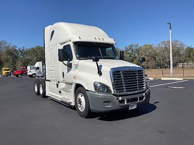 Used 2019 Freightliner Cascadia - photo 1