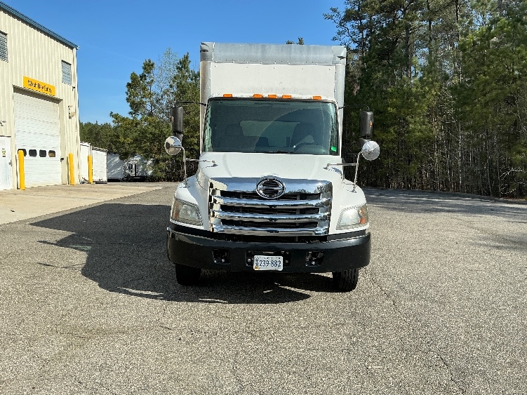 Used 2017 Hino 268A - photo 2