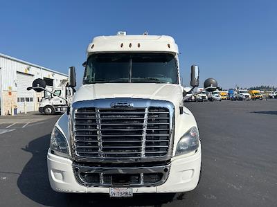 Used 2019 Freightliner Cascadia Detroit DD15AT Semi Truck with Sleeper Cab for sale #219215 - photo 2
