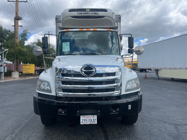 Used 2019 Hino 338 - photo 2