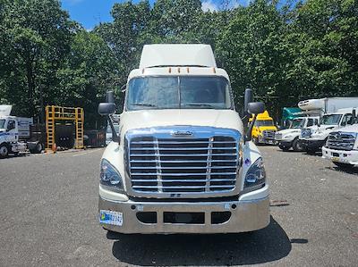 Used 2019 Freightliner Cascadia Detroit DD13 Semi Truck for sale #219513 - photo 2