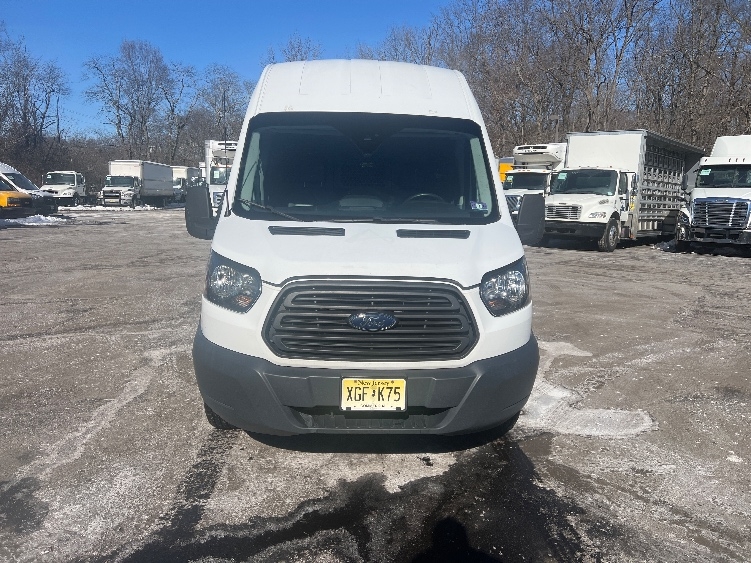 Used 2018 Ford Transit 250 - photo 2