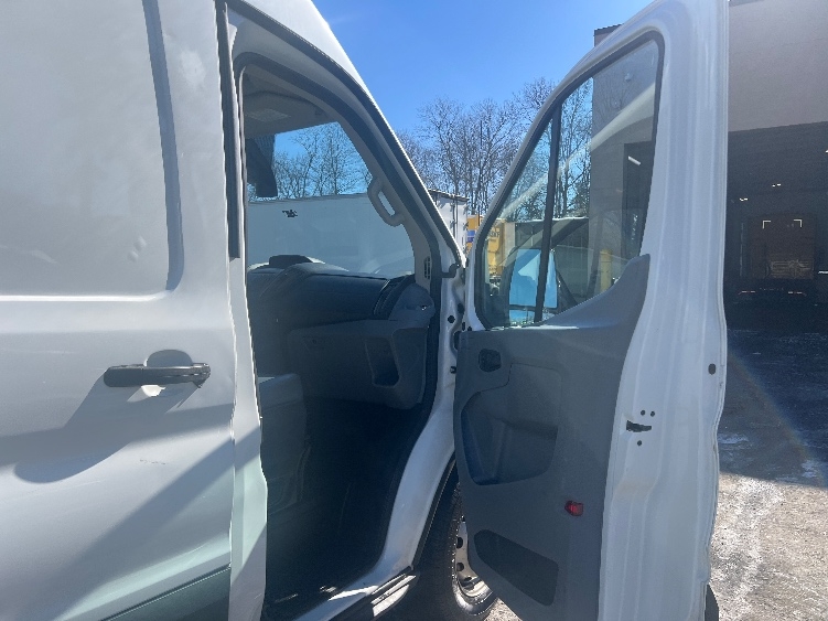 Used 2018 Ford Transit 250 - photo 22