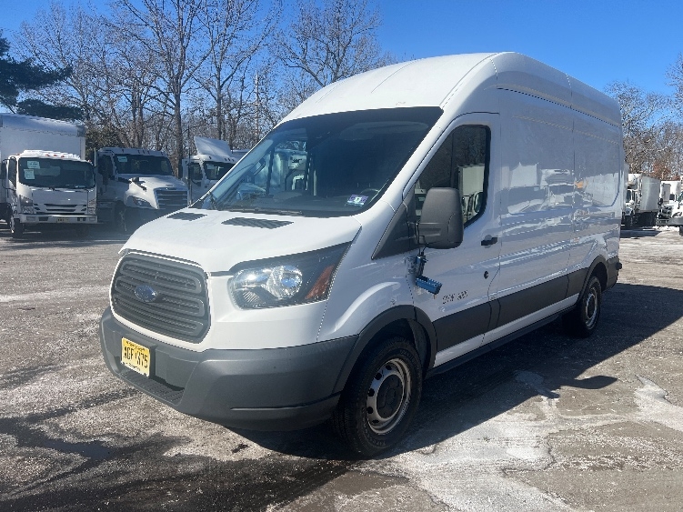 Used 2018 Ford Transit 250 - photo 5