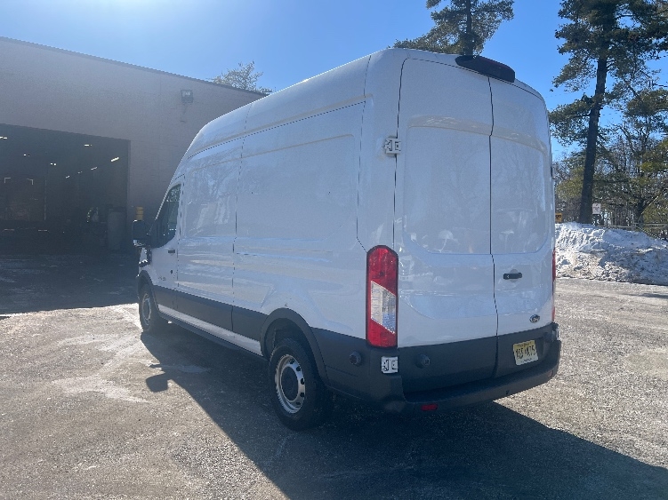 Used 2018 Ford Transit 250 - photo 8