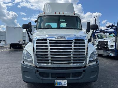 Used 2019 Freightliner Cascadia Detroit DD13 Semi Truck for sale #219657 - photo 2