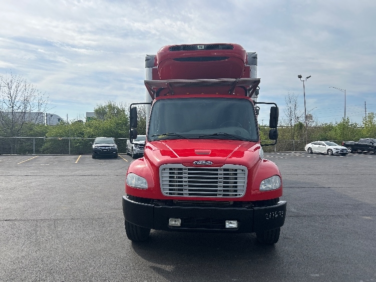 Used 2019 Freightliner M2 106 - photo 2