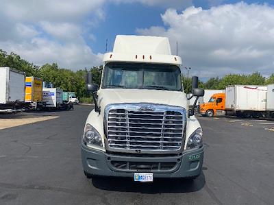 Used 2019 Freightliner Cascadia Detroit DD13 Semi Truck for sale #219838 - photo 2