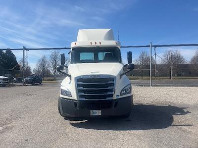 Used 2019 Freightliner Cascadia Detroit DD15AT Semi Truck for sale #219871 - photo 2