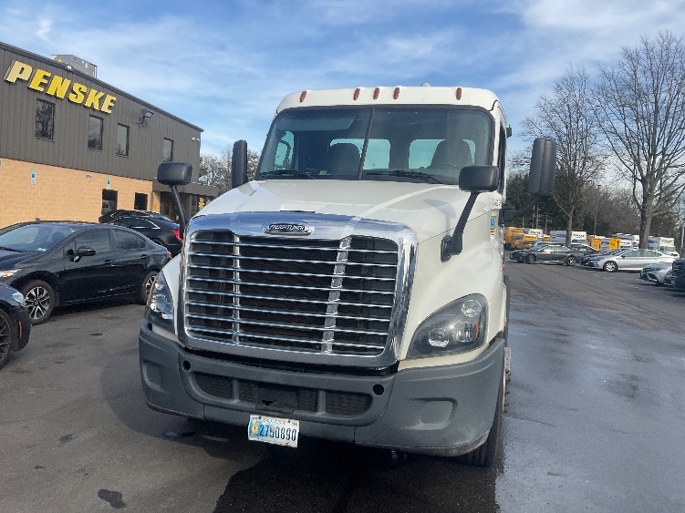 Used 2019 Freightliner Cascadia - photo 5