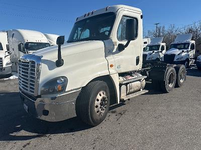Used 2019 Freightliner Cascadia - photo 1