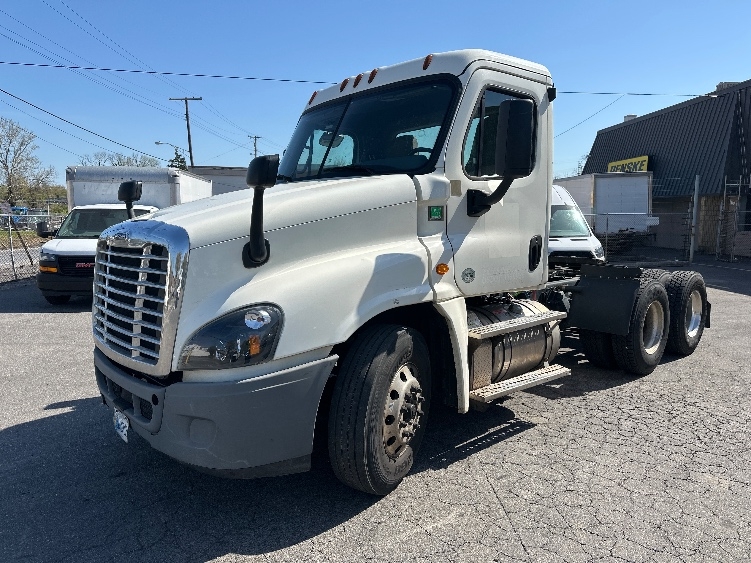 Used 2019 Freightliner Cascadia - photo 5