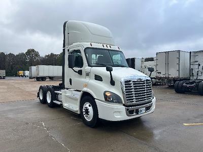 Used 2019 Freightliner Cascadia Detroit DD13 Semi Truck for sale #219952 - photo 1