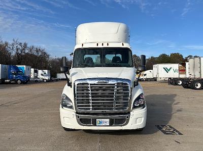 Used 2019 Freightliner Cascadia Detroit DD13 Semi Truck for sale #219953 - photo 2