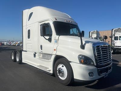 Used 2019 Freightliner Cascadia Detroit DD15AT Semi Truck with Sleeper Cab for sale #220018 - photo 1