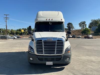 Used 2019 Freightliner Cascadia Detroit DD15AT Semi Truck with Sleeper Cab for sale #220151 - photo 2