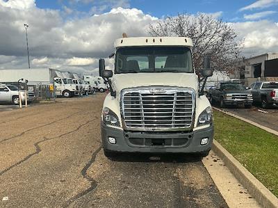 Used 2019 Freightliner Cascadia - photo 1